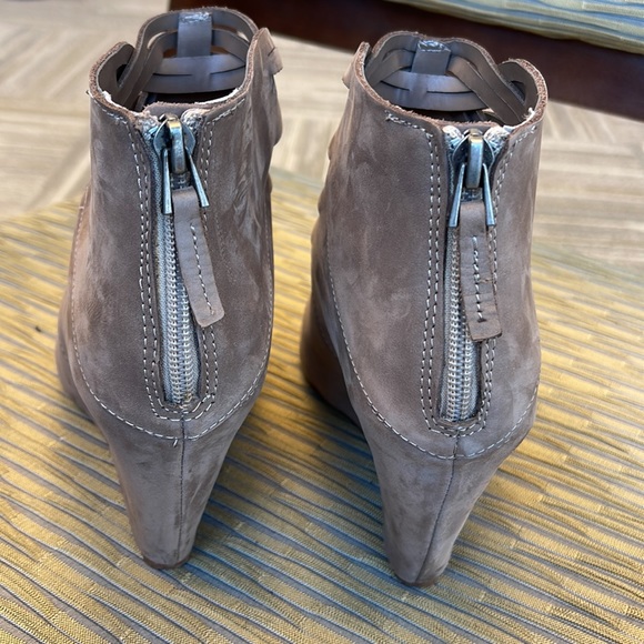 Dolce Vita wedge booties - Picture 3 of 4